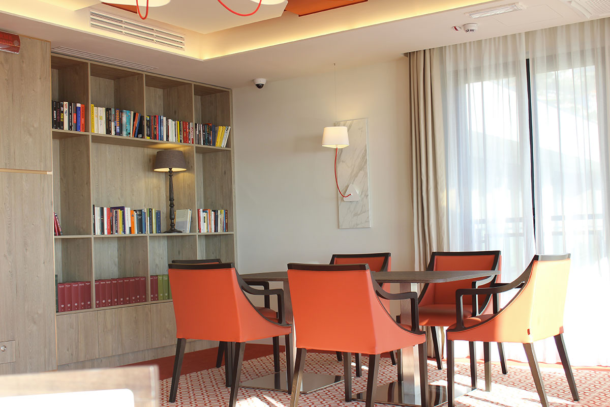 /img/lavori/rsa_sanremo/struttura-sala.jpg